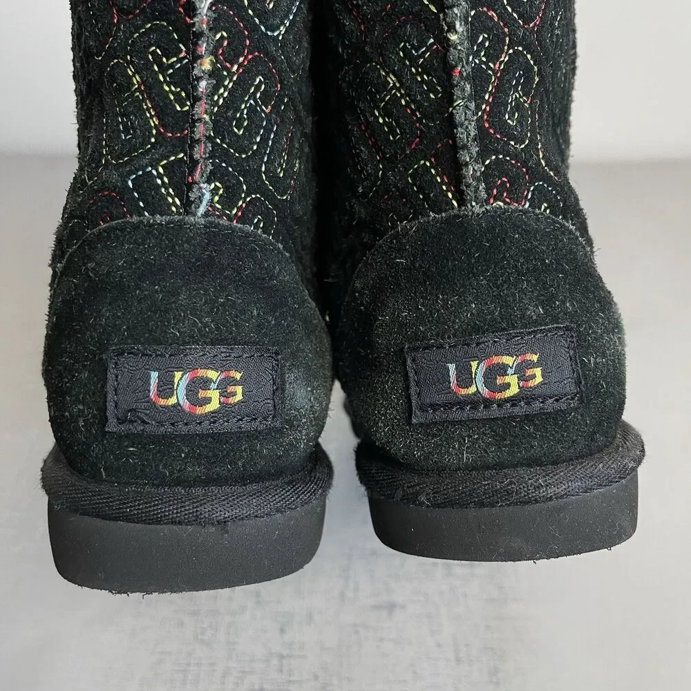 Ugg Classic II Logo Stitch Black Suede Shearling‎ Boots Girls Youth 3